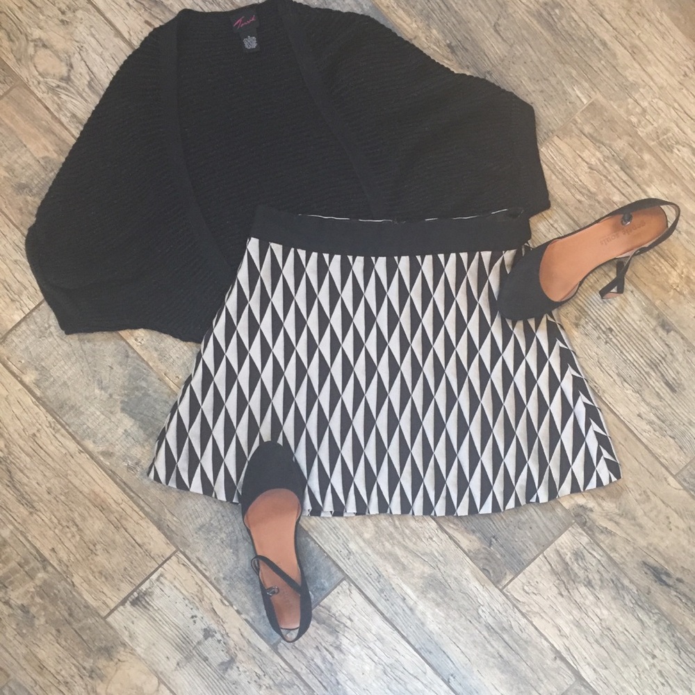 Banana Republic Monogram Black/Silver Circle Skirt